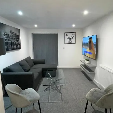 2 Bed Room Luxury Apartment In Old Kent Road London